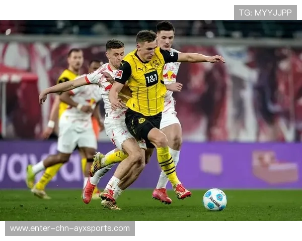 多特蒙德锋线在比赛中不断撕裂防线