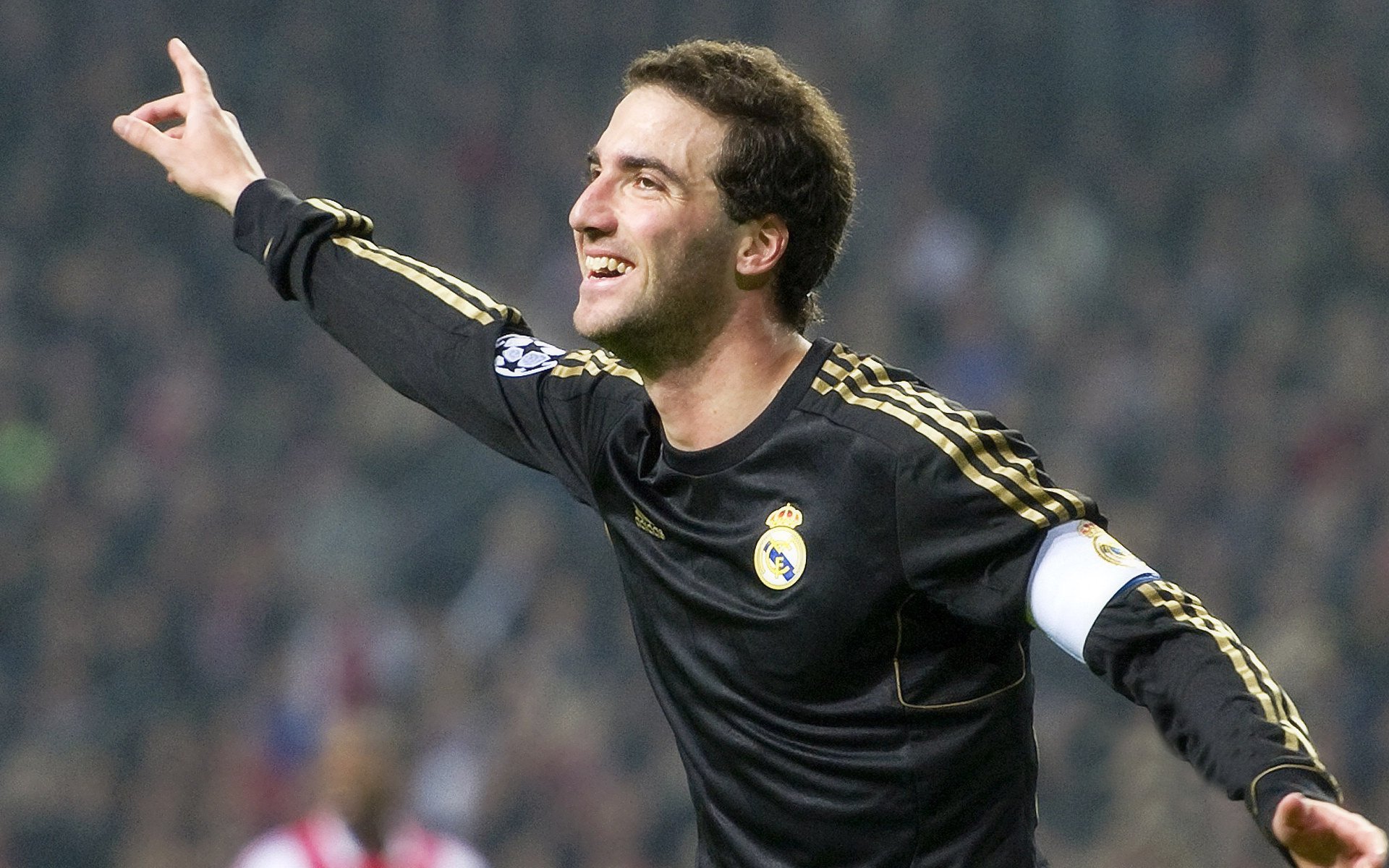 AC米兰签下乌拉圭后卫，意甲卫冕希望增加，意甲 ac米兰